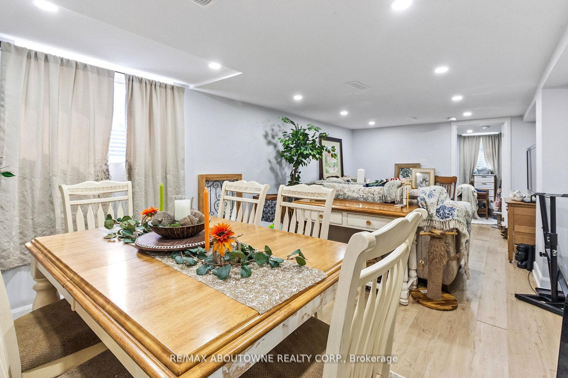 136 Brantdale Avenue photo 30