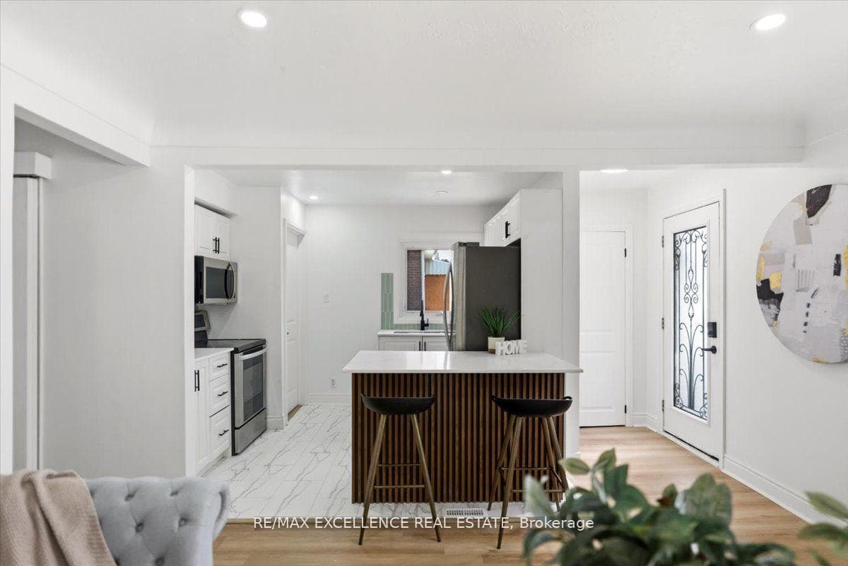 627 Upper Sherman Avenue photo 8