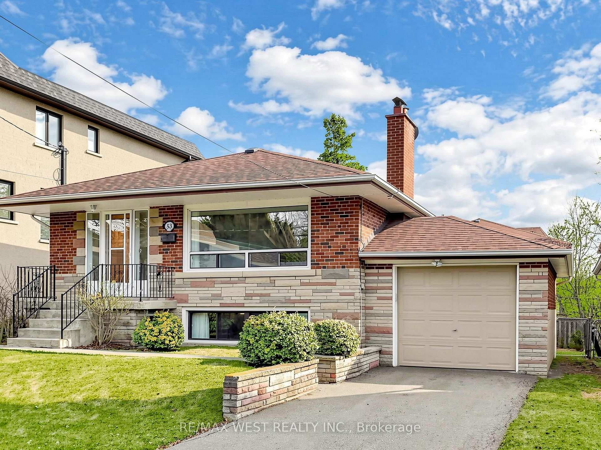53 Wedgewood Drive photo 1
