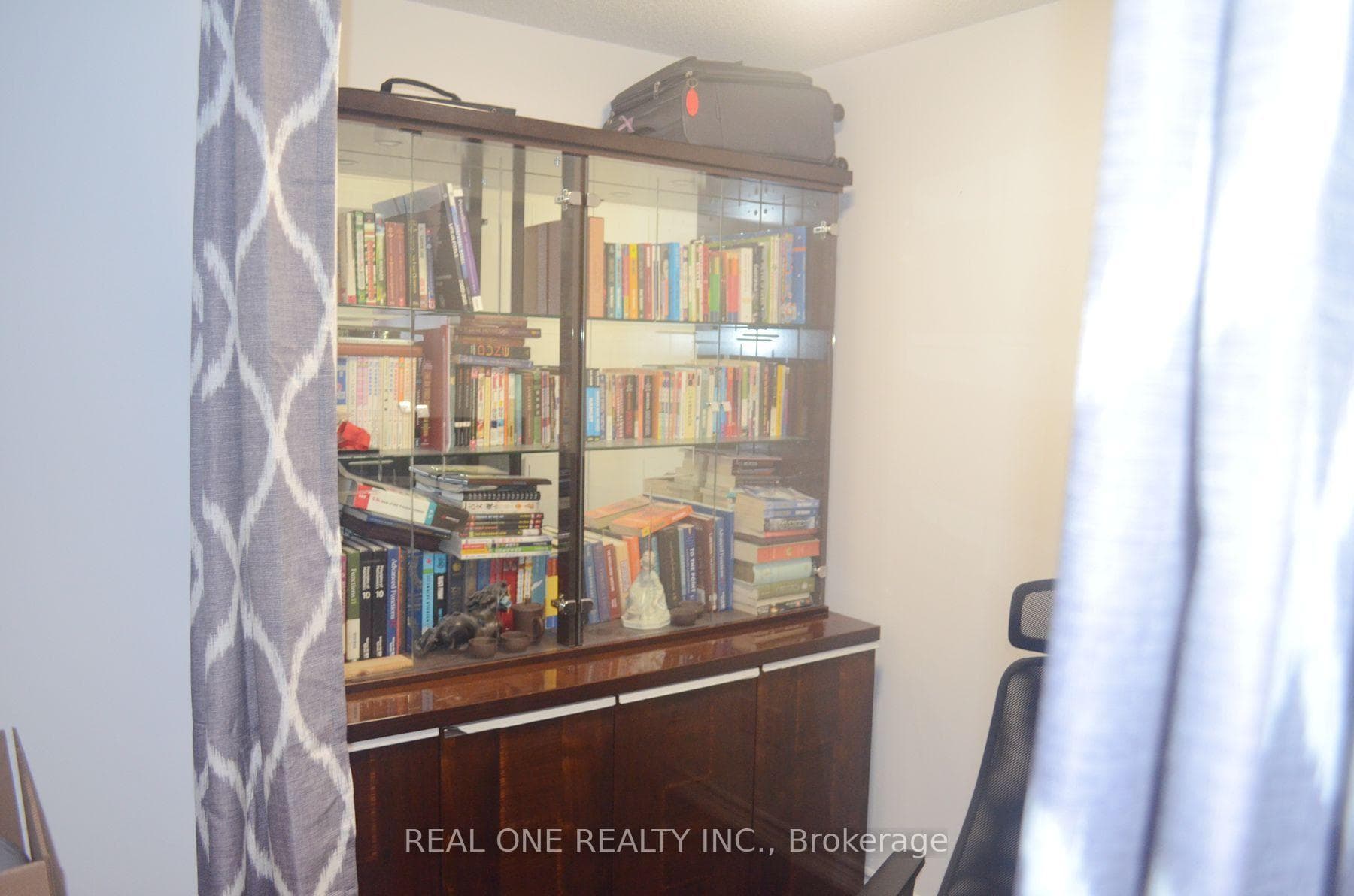 386 Yonge Street Unit 2002 photo 14