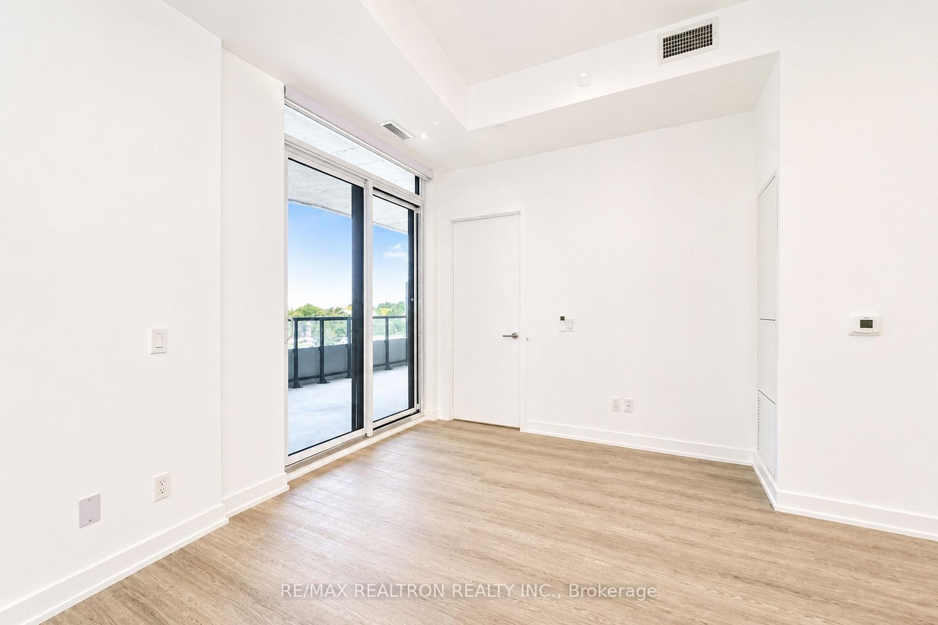 8188 Yonge Street Unit 627 photo 10