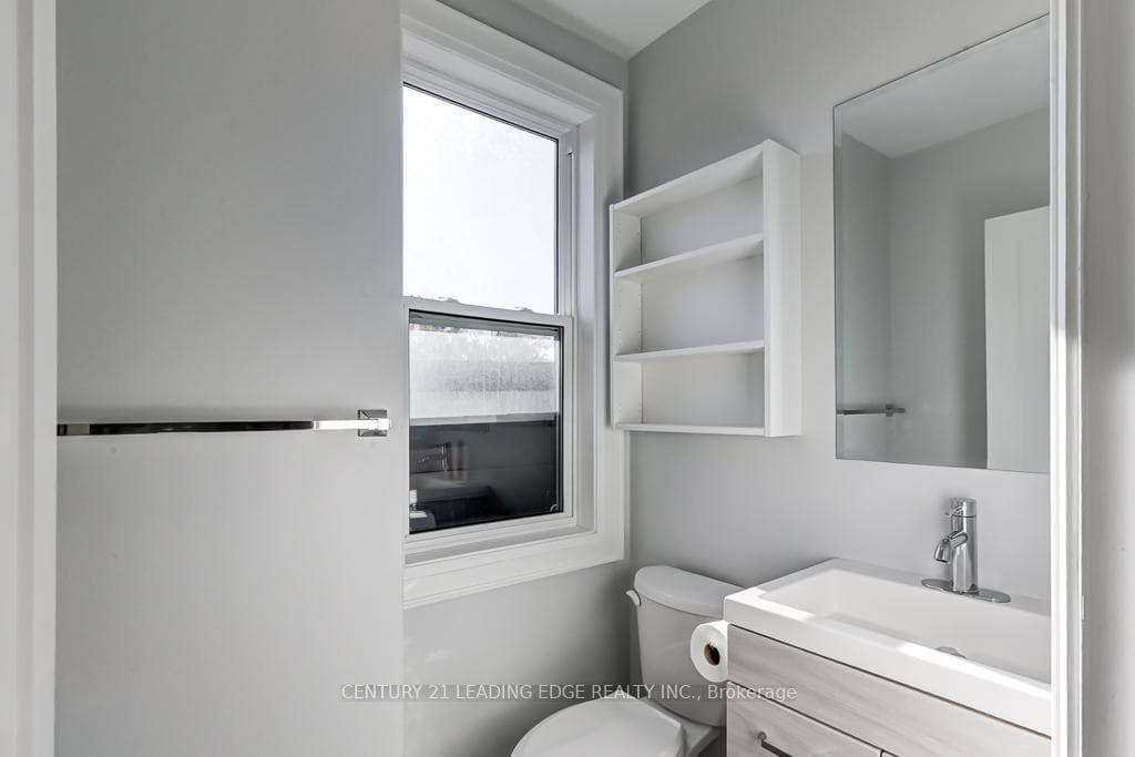 269 Leslie Street Unit 3rd floor photo 10