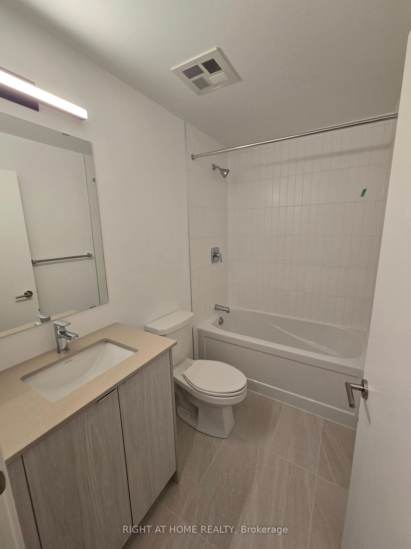 1660 Bloor Street Unit 808 photo 8