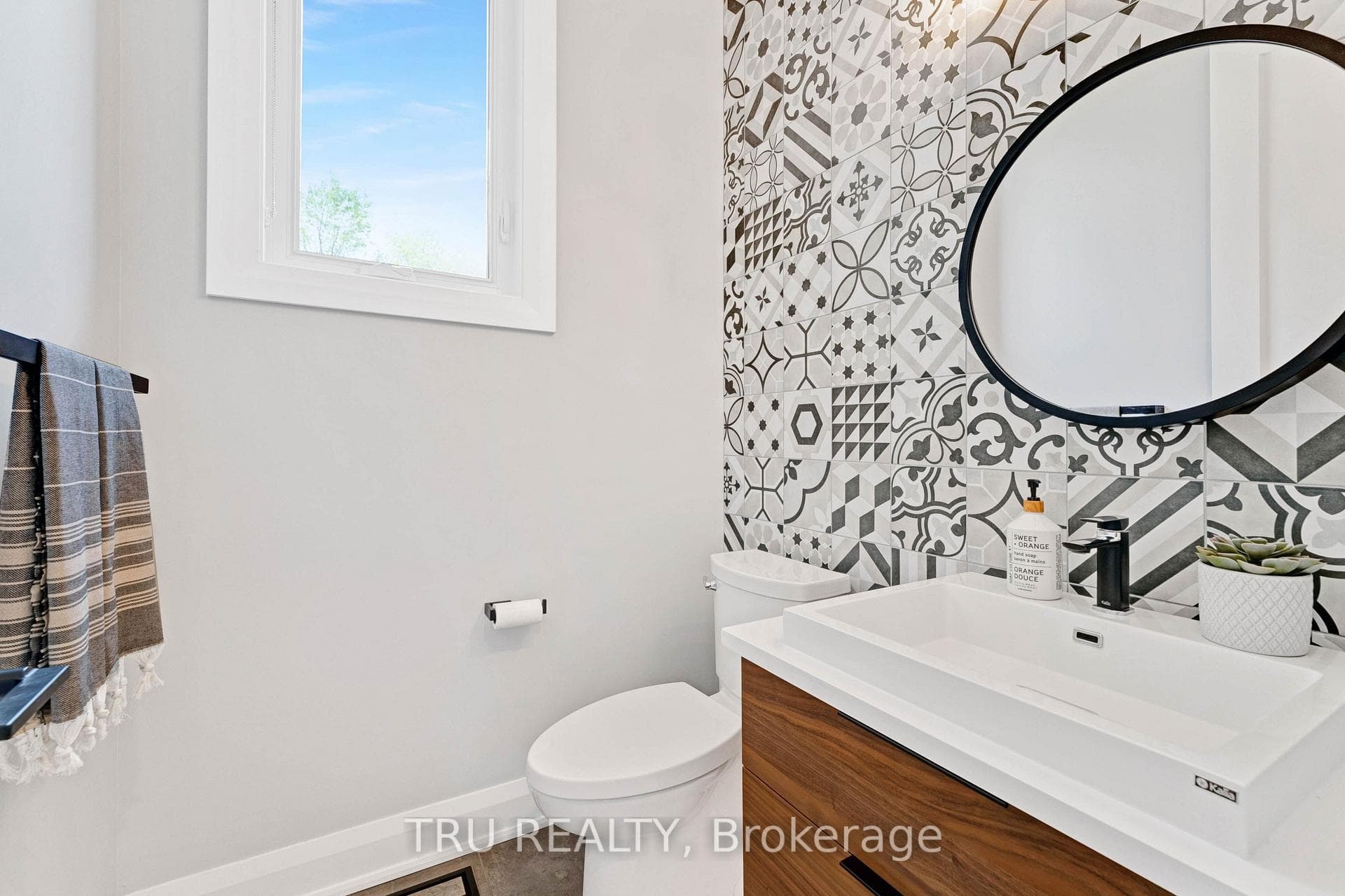 536 LEIMERK Court photo 18