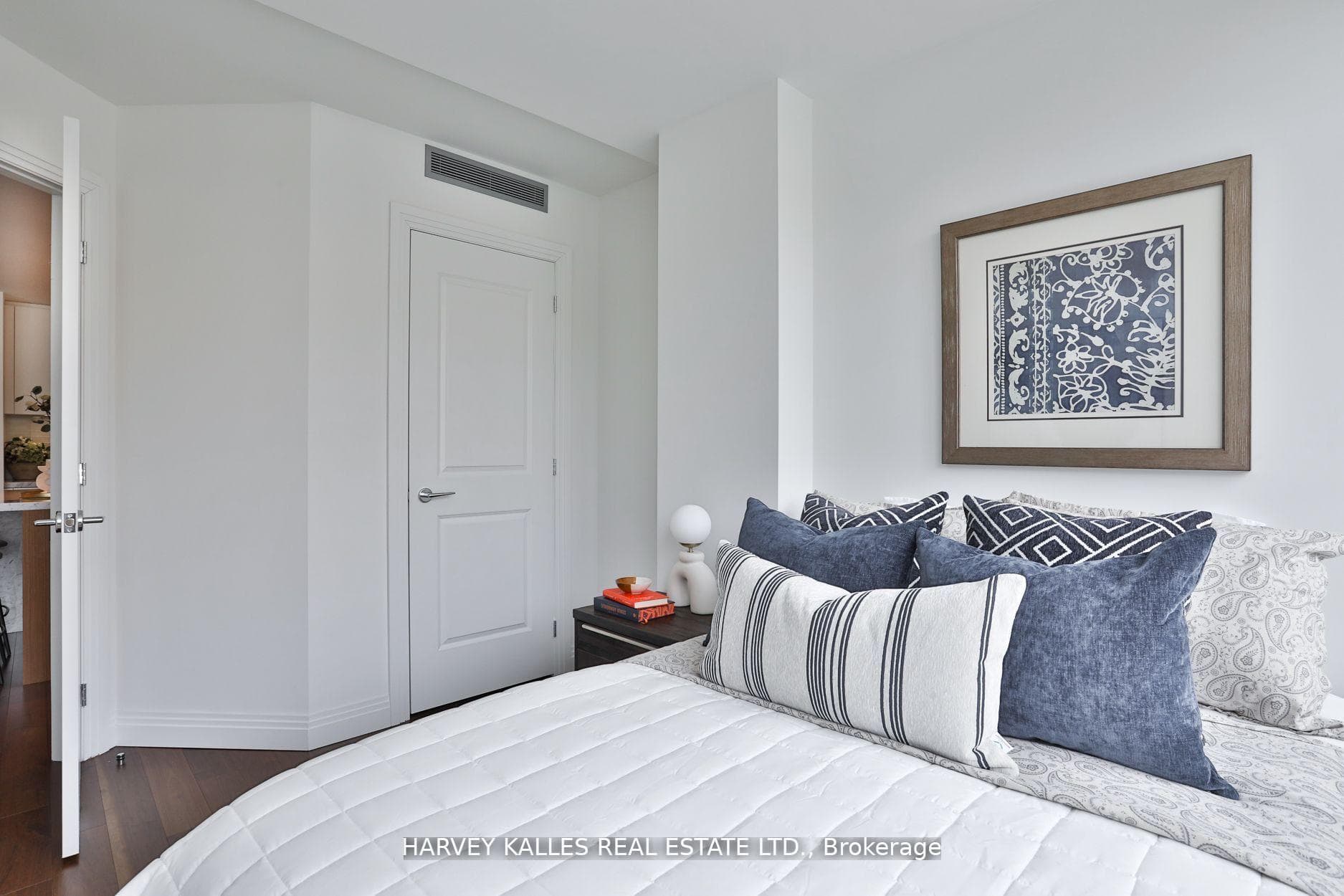 1 Benvenuto Place Unit 306 photo 16
