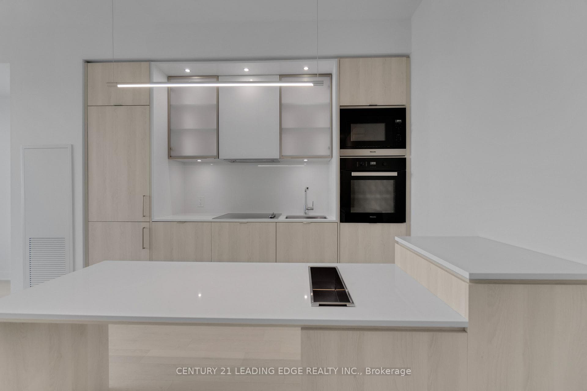 11 Yorkville Avenue Unit 3810 photo 23
