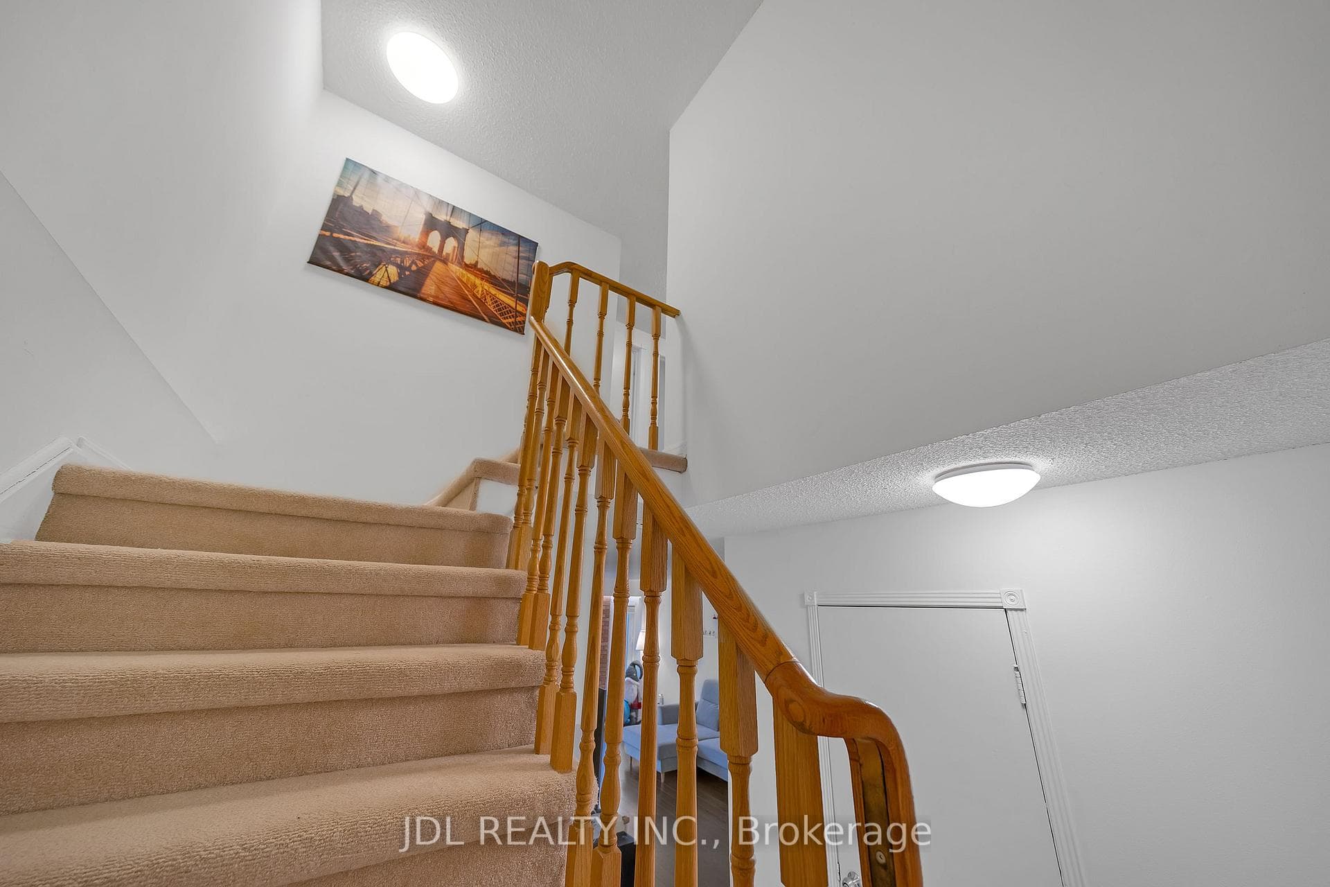 83 Reginald Crescent photo 16