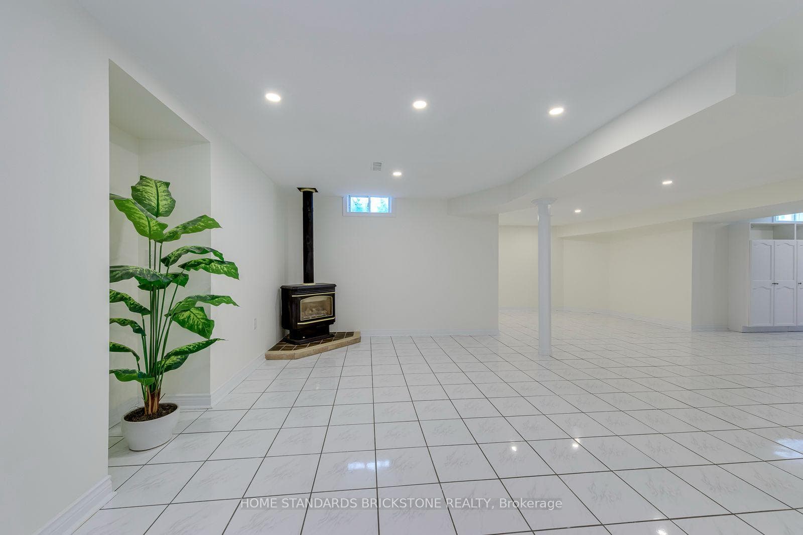 15 Samuel Crescent photo 34