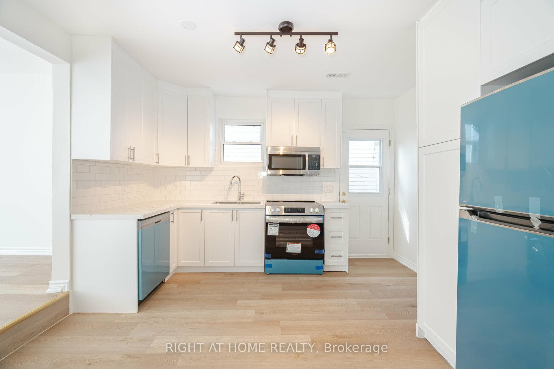 163 Bruce Street photo 6