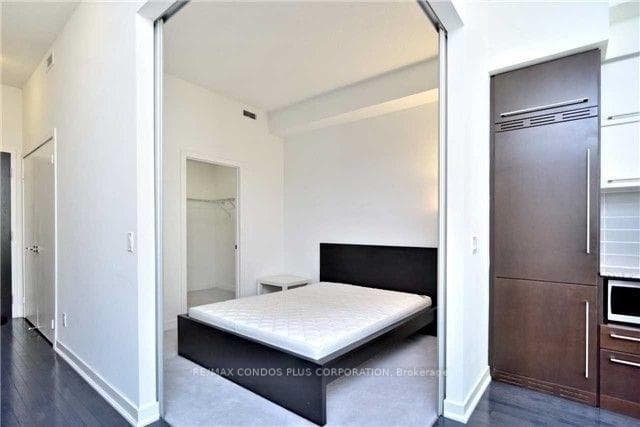 770 Bay Street Unit 1707 photo 7