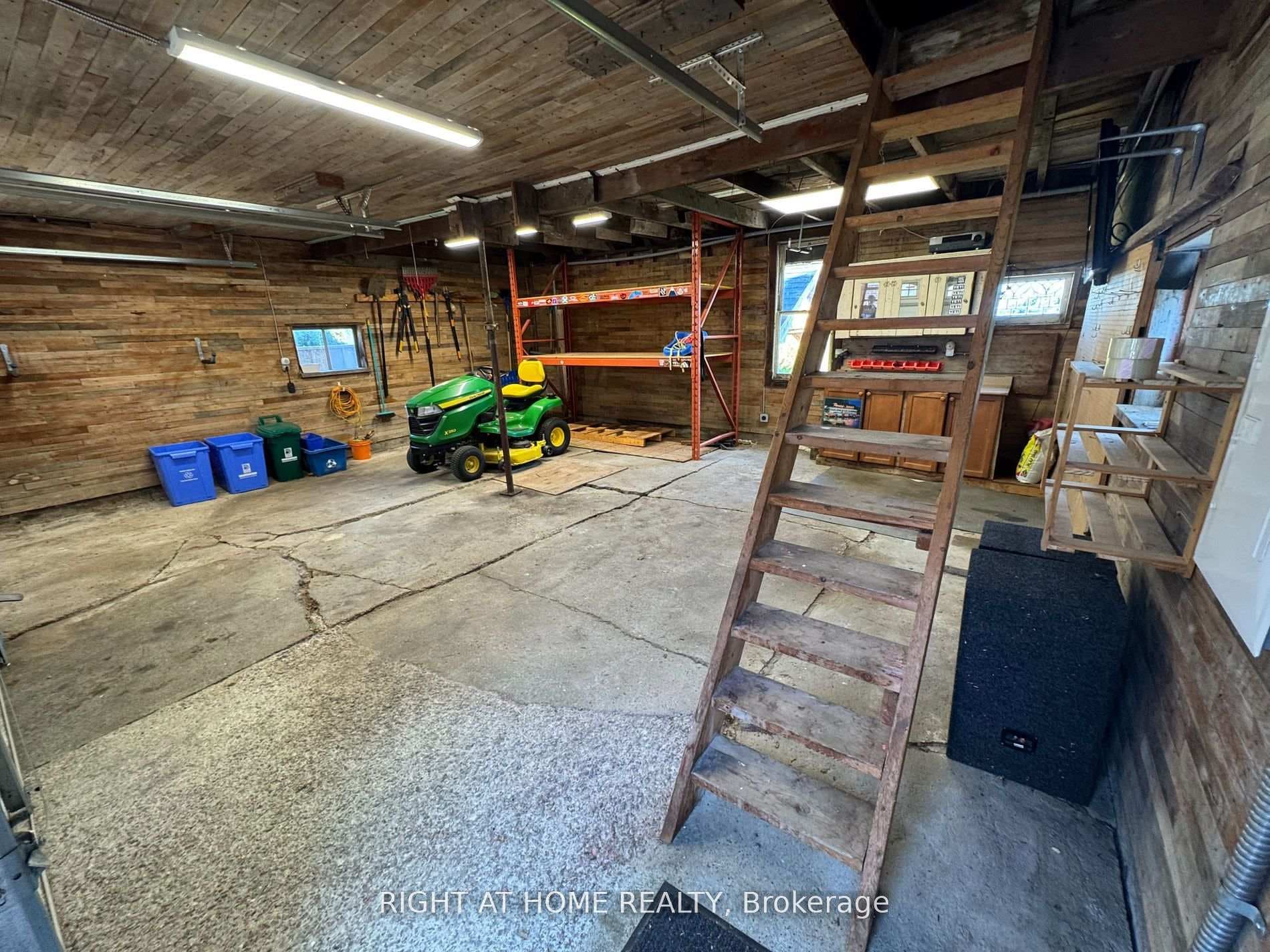 675 Myrtle Road photo 32