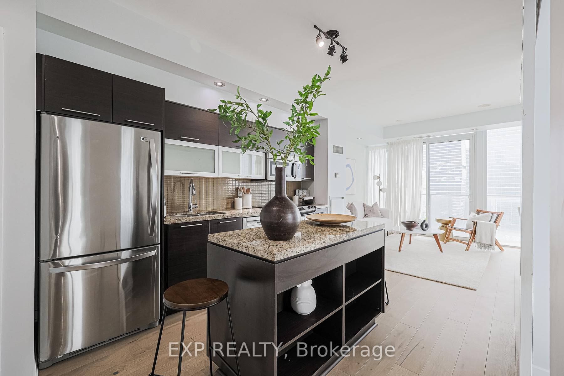 126 Simcoe Street Unit 1903 photo 14