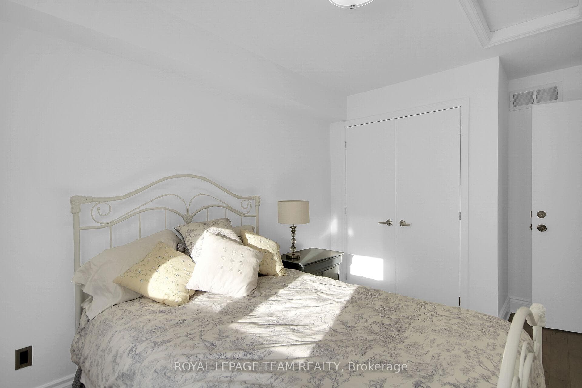 2nd Bedroom with large closet