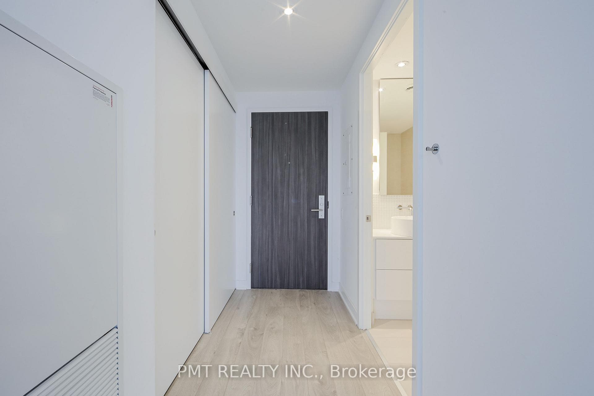 185 Roehampton Avenue Unit 1311 photo 5