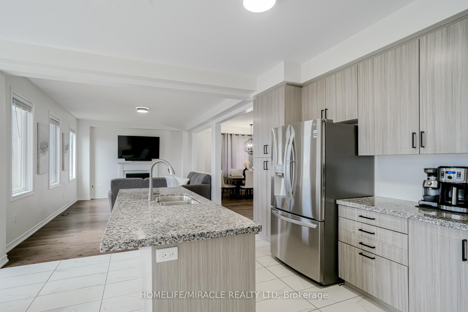 30 Atkinson Crescent photo 16