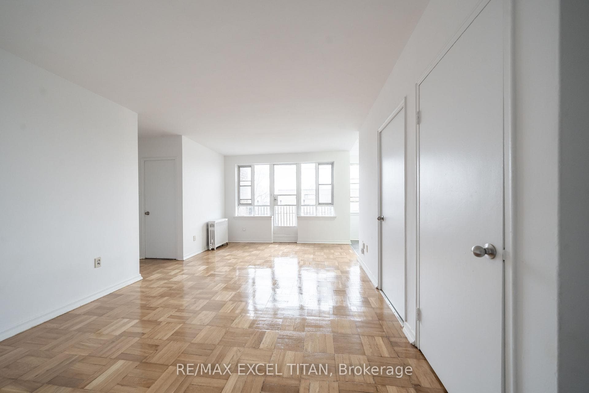 2507 Eglinton Avenue Unit 106 photo 8
