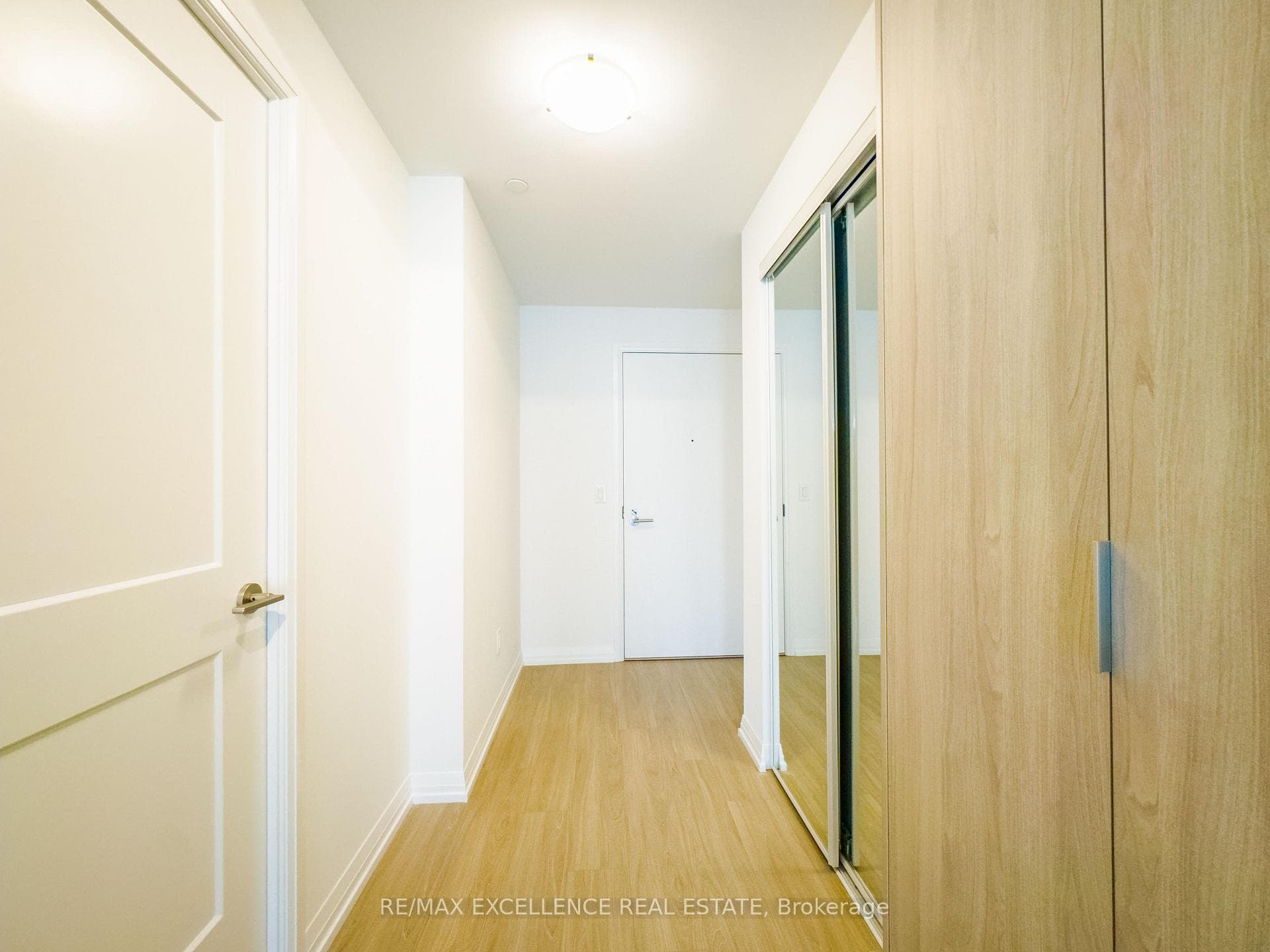 28 Widmer Street Unit 4222 photo 16