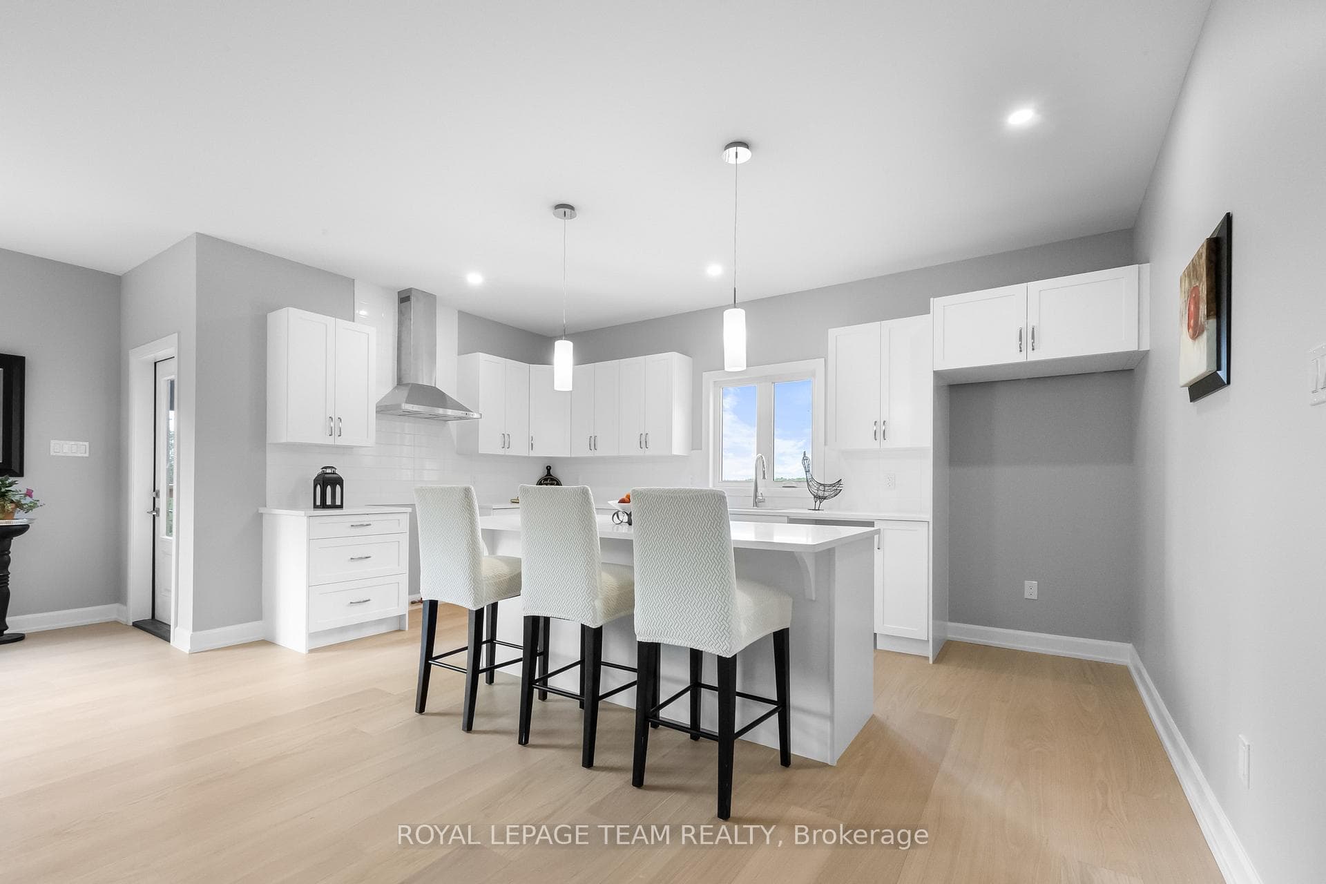 465 Pioneer Road photo 11