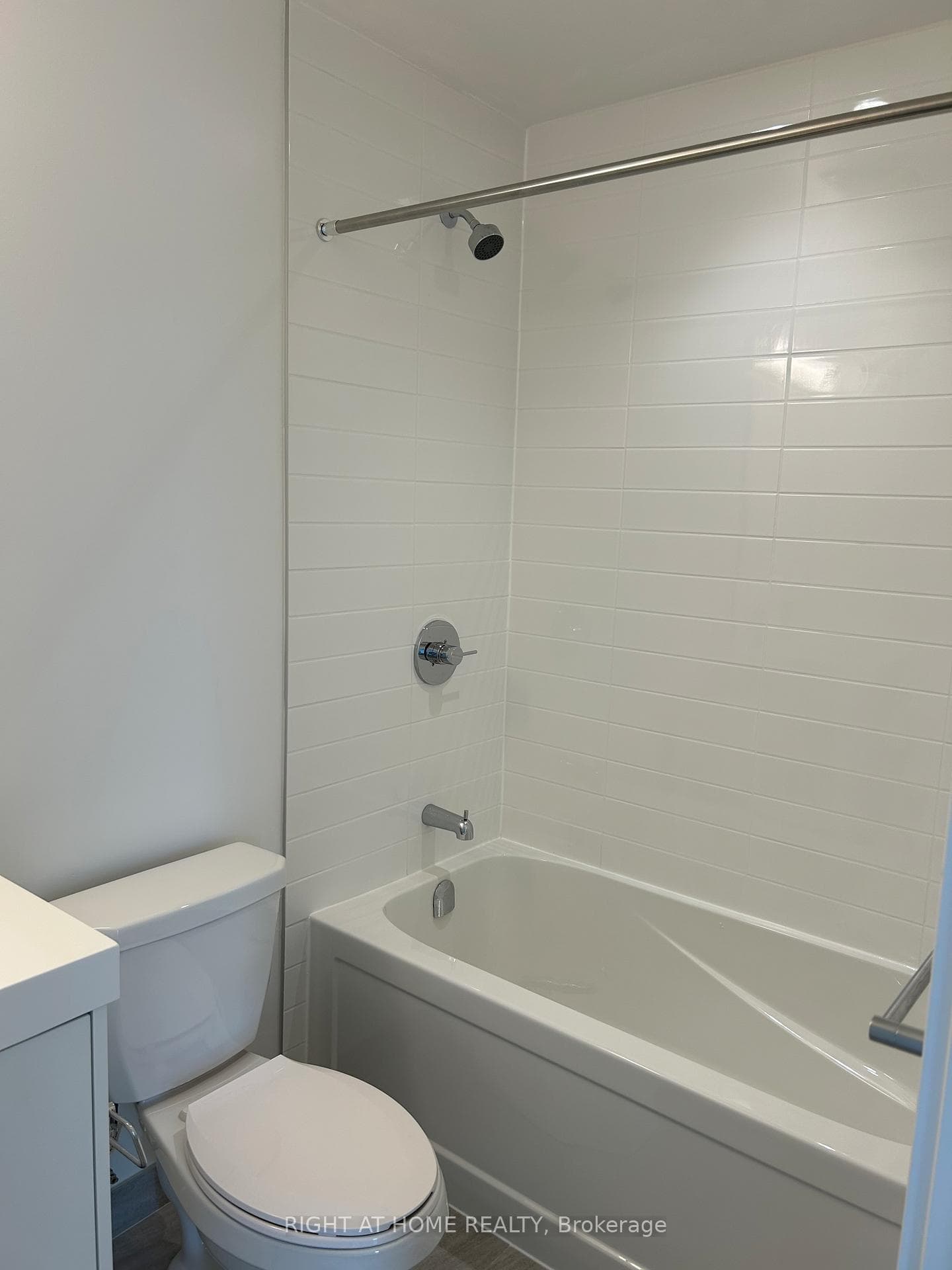 1010 Dundas Street Unit 219 photo 4