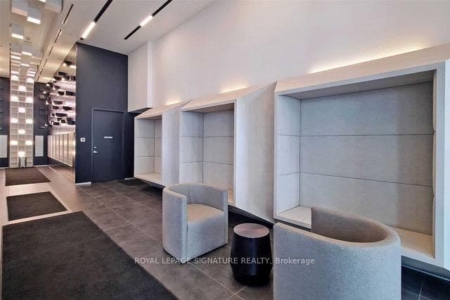 195 Redpath Avenue Unit 1101 photo 2