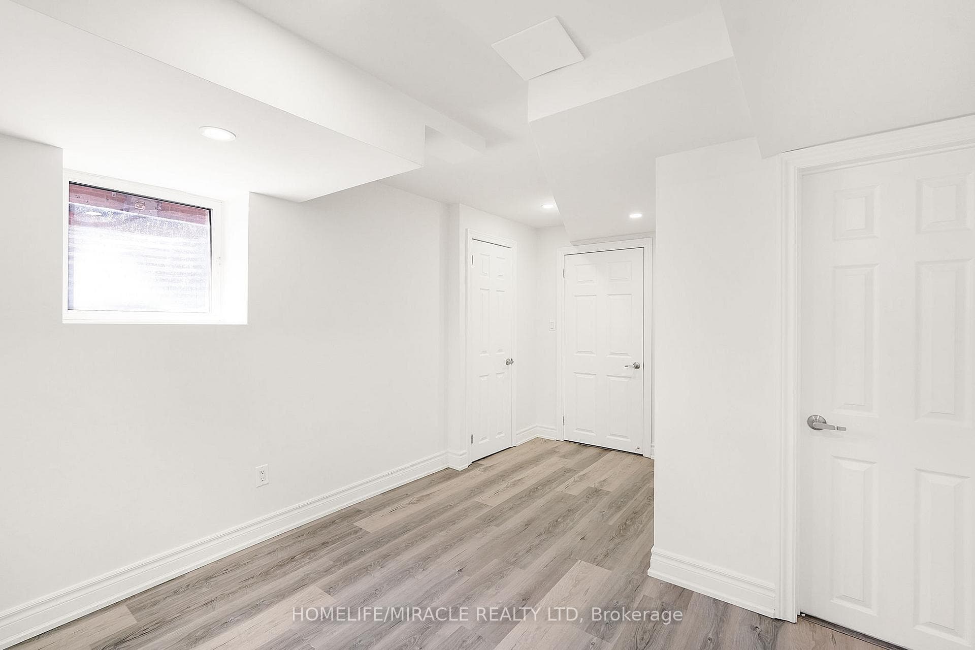 22 Chestermere Crescent photo 34