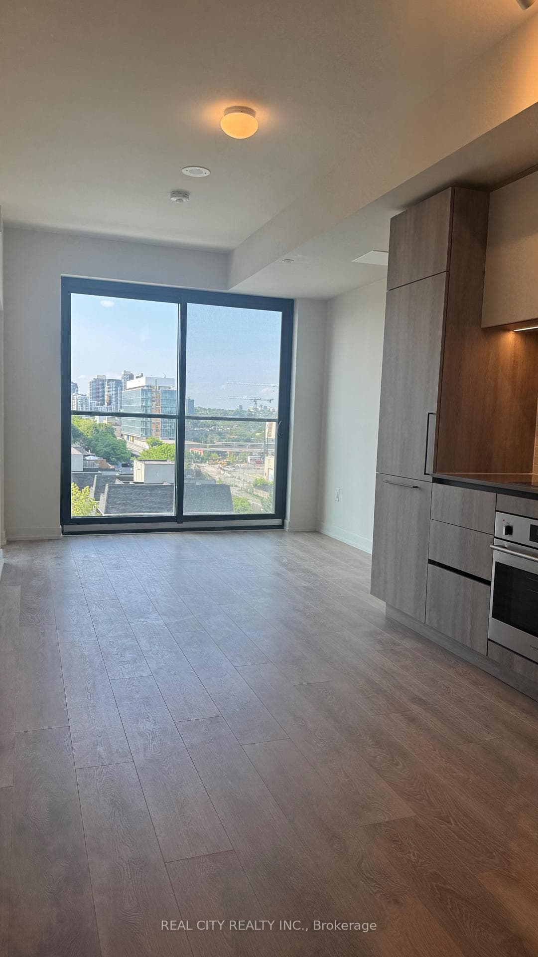 181 Sterling Road Unit 701 photo 5