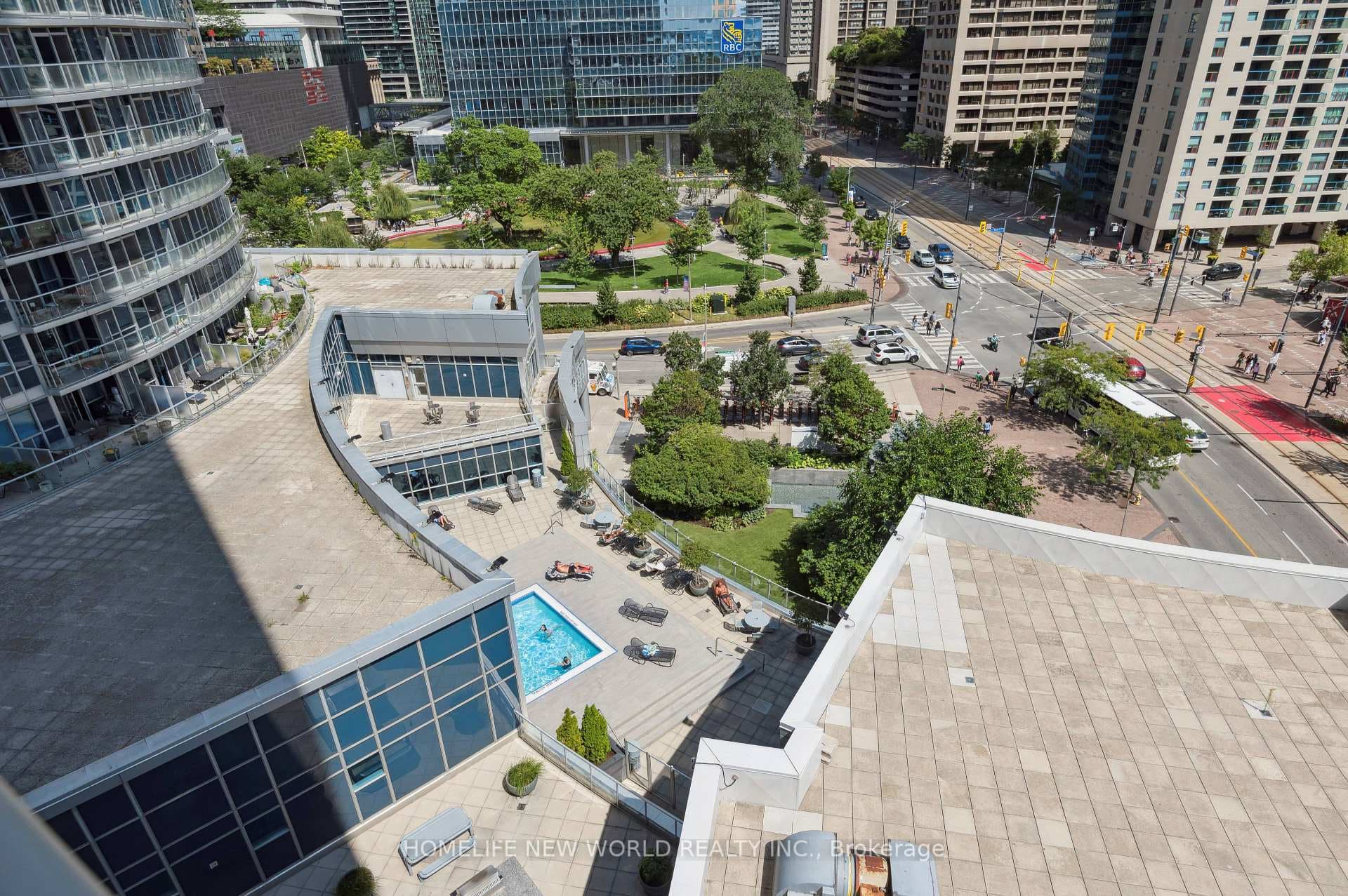 208 Queens Quay N/A Unit 903 photo 19