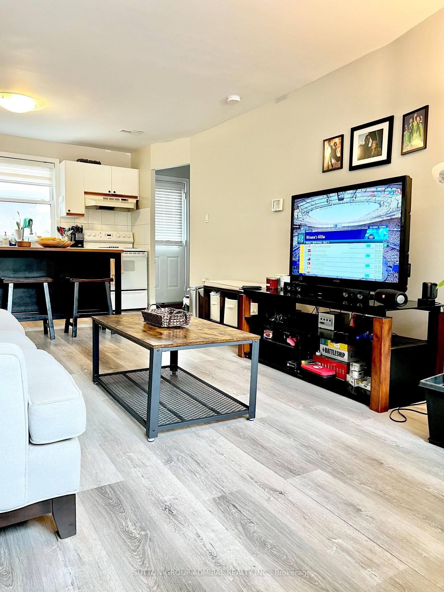 61 Parkside Drive Unit Unit B photo 3