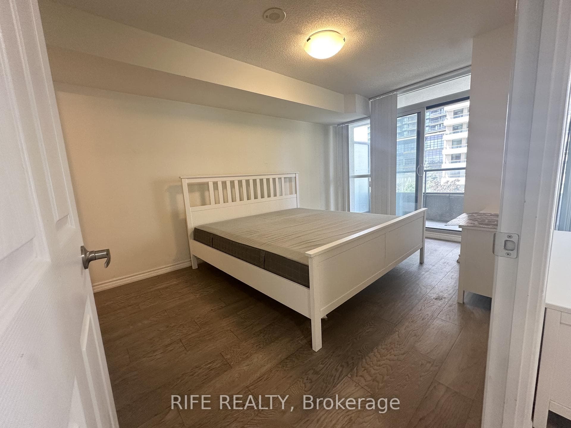 35 Hollywood Avenue Unit 517 photo 9