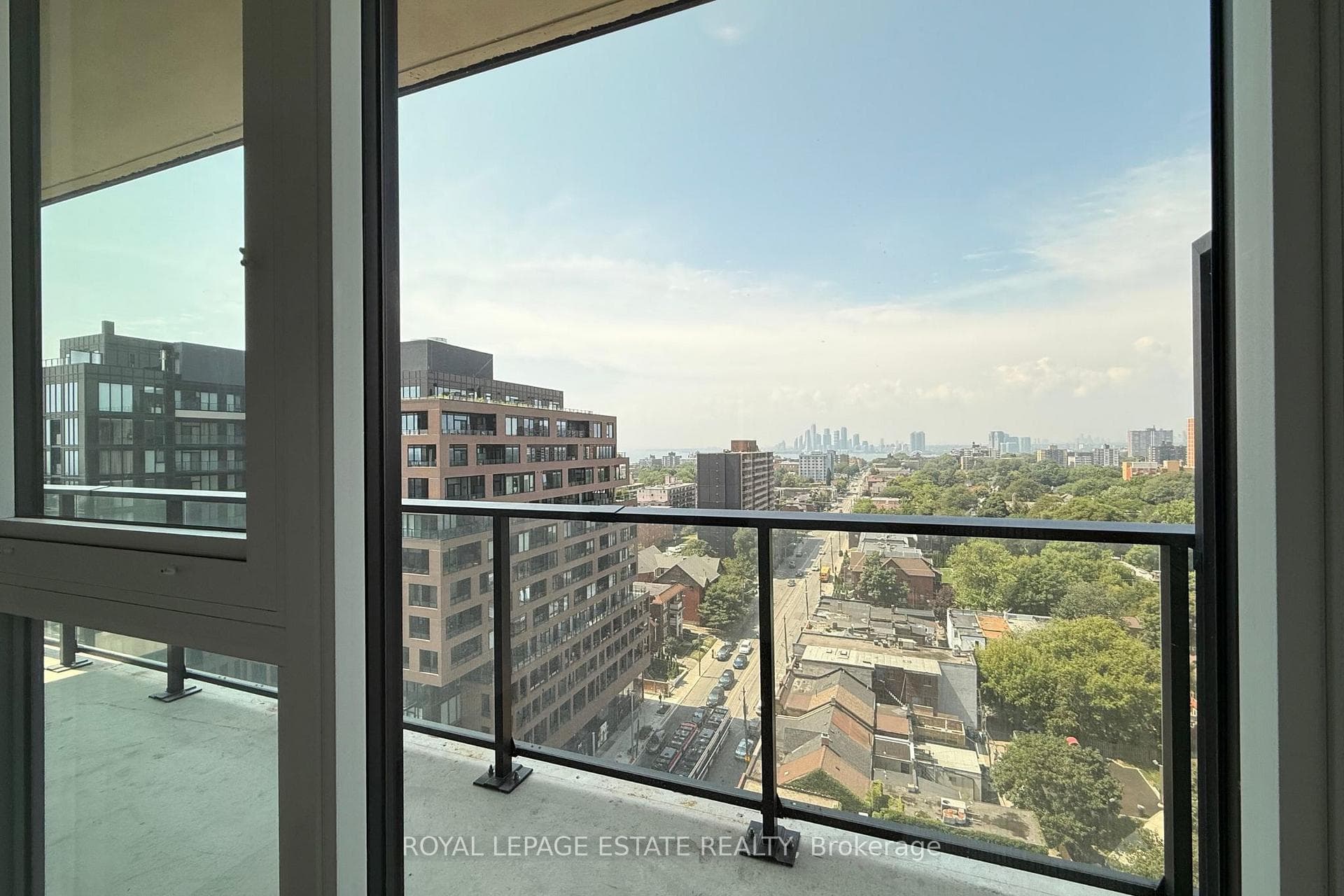 285 Dufferin Street Unit 1216 photo 27