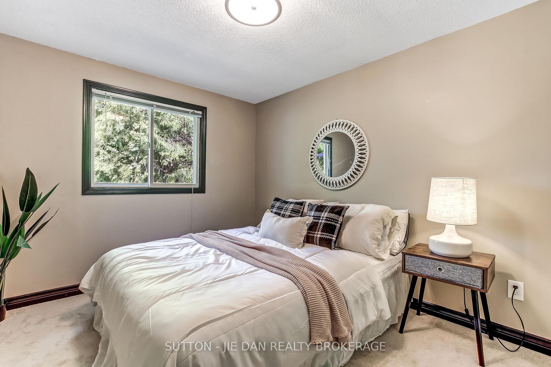 260 Chesham Avenue photo 16