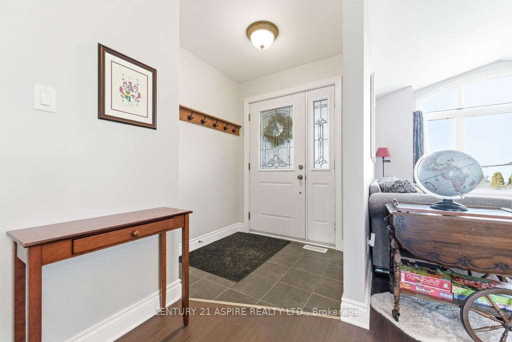 523 Turning Stone Crescent photo 4