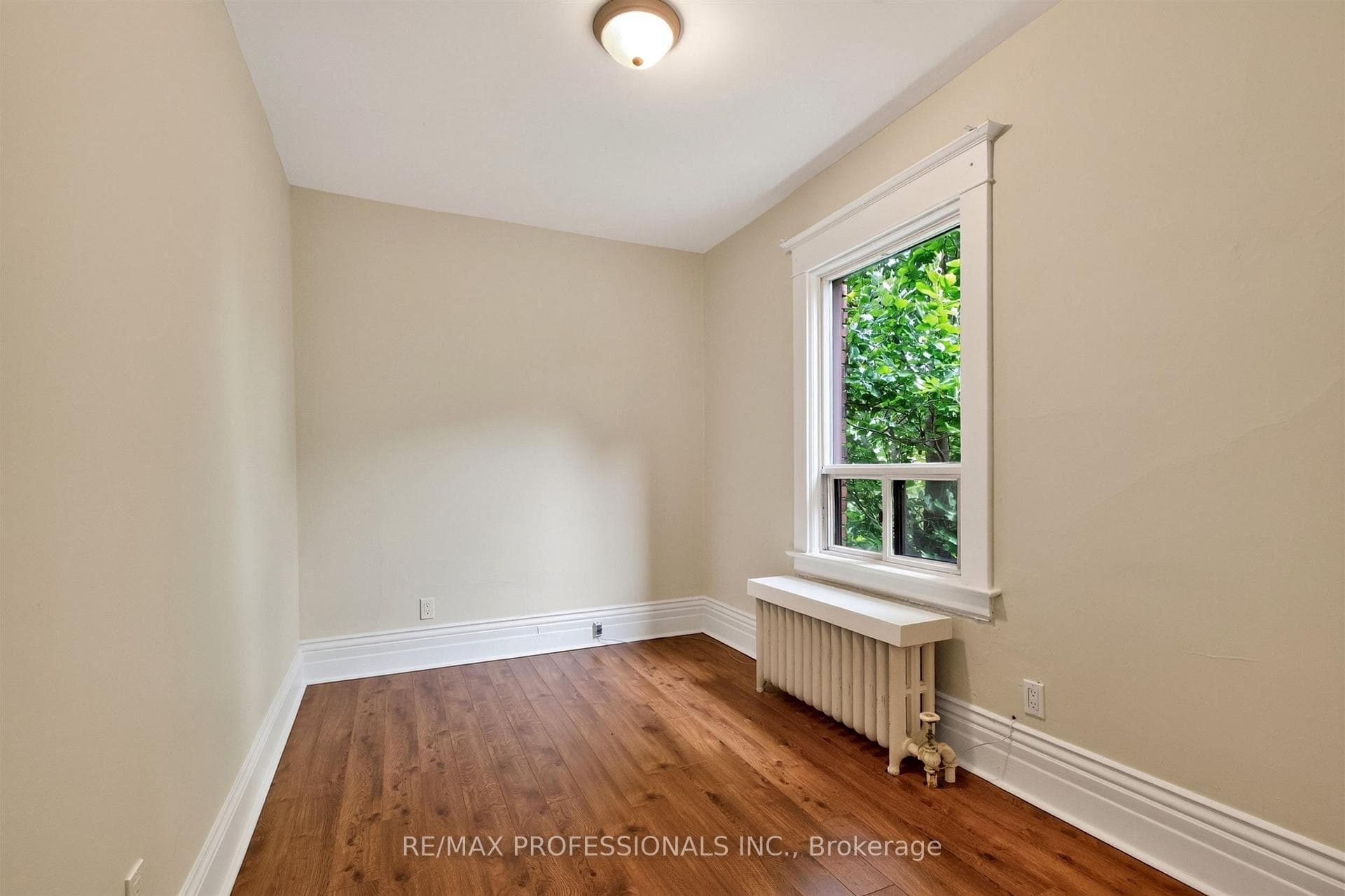 Unit 2-Second Floor 2 Bedrooms
