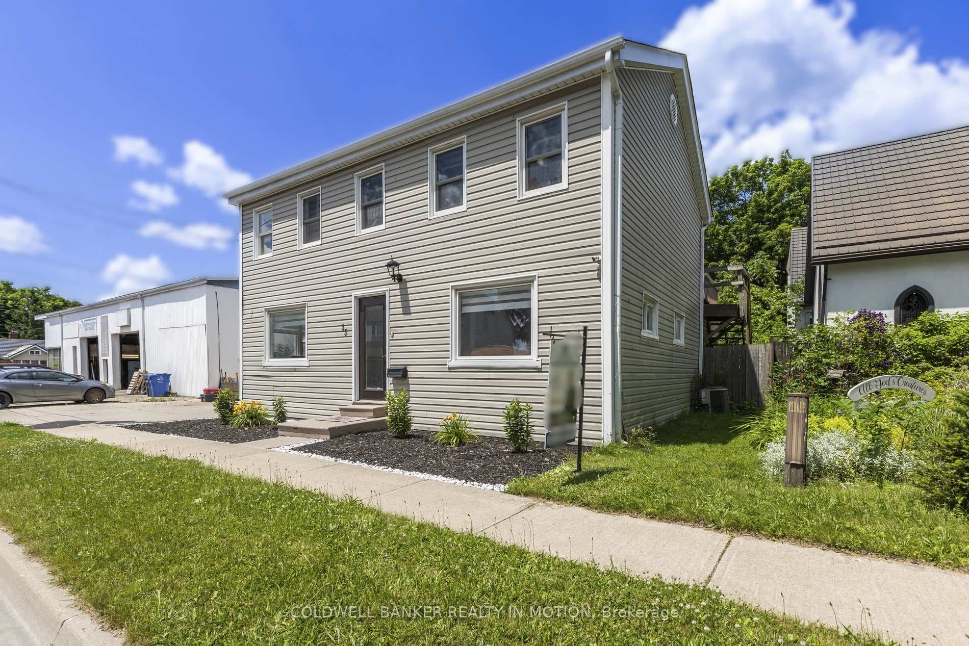 15 St Albans Drive photo 2