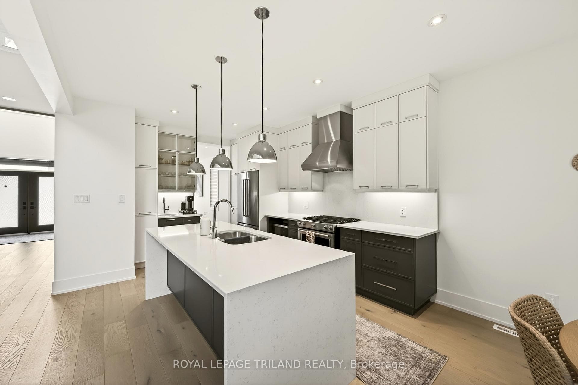 2244 Red Thorne Avenue photo 15