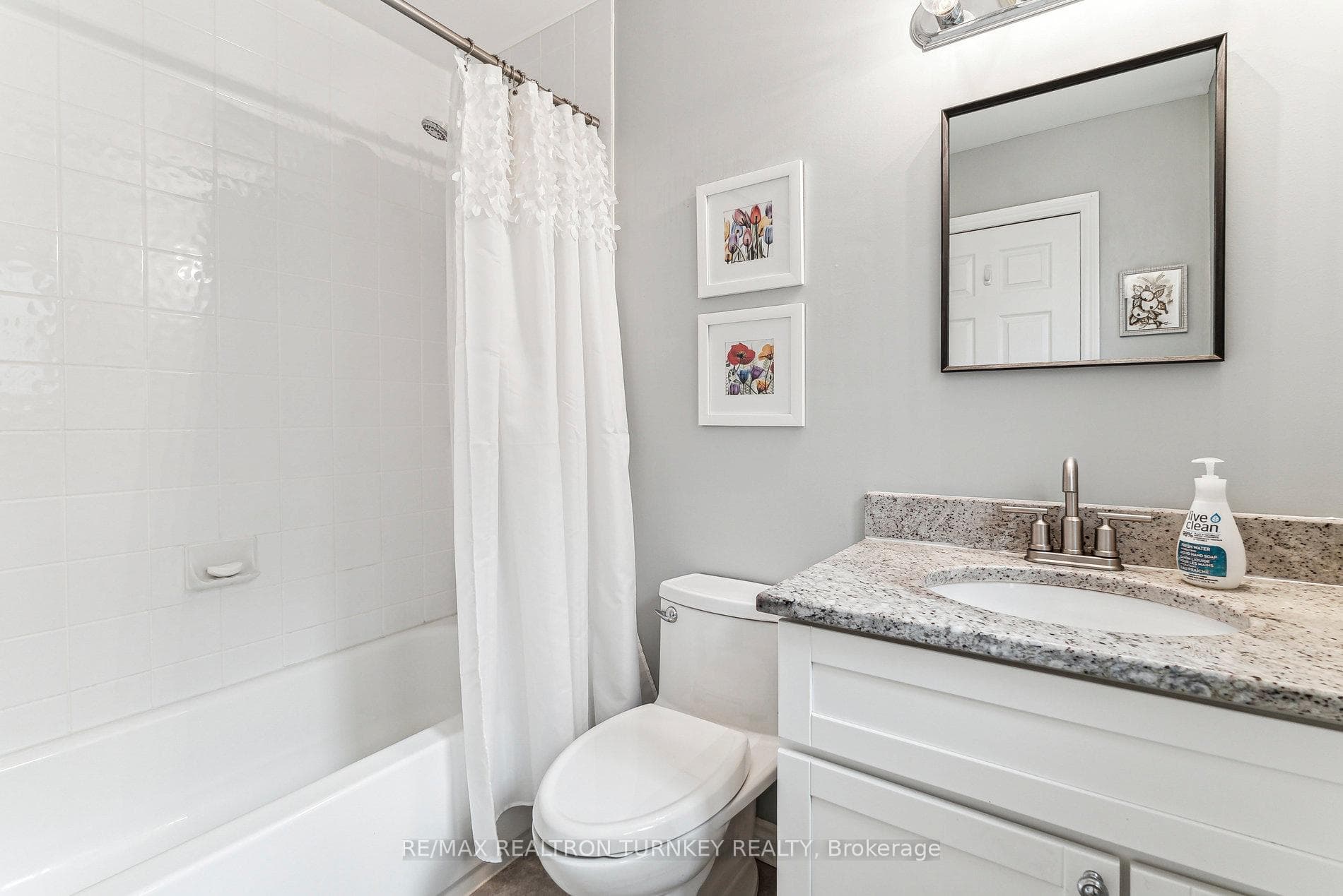 Primary 4 pc bathroom