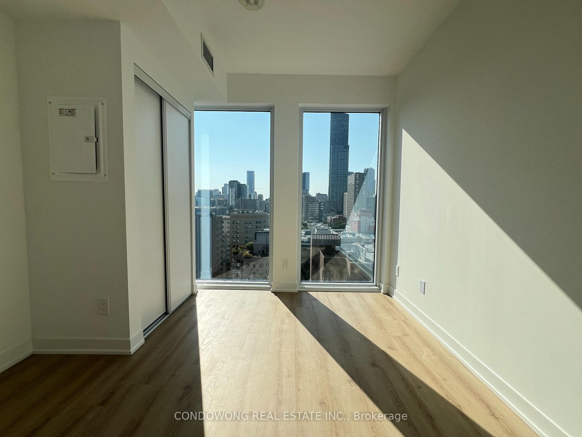 319 Jarvis Street Unit 1705 photo 5