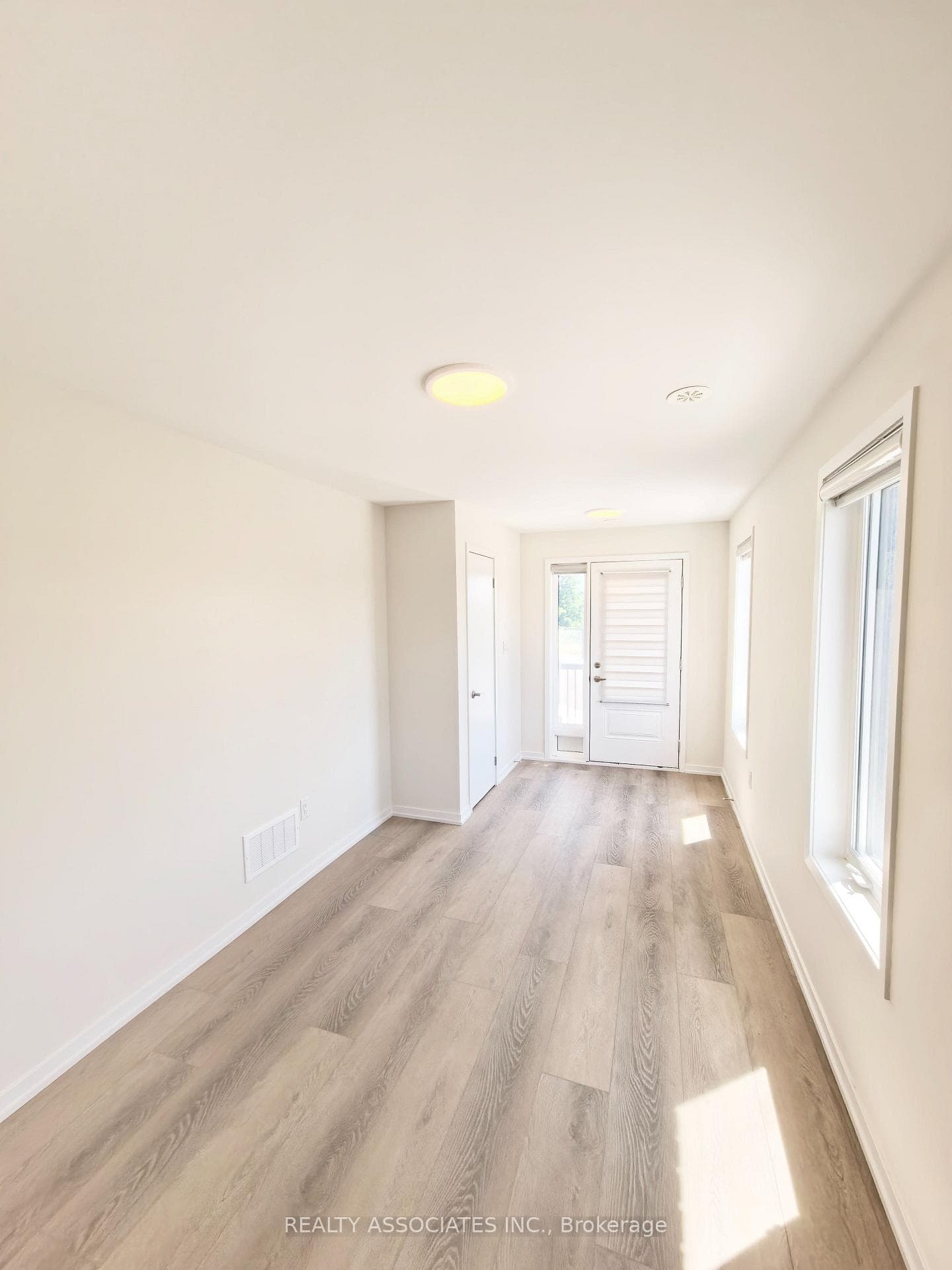 127 Matawin Lane photo 3
