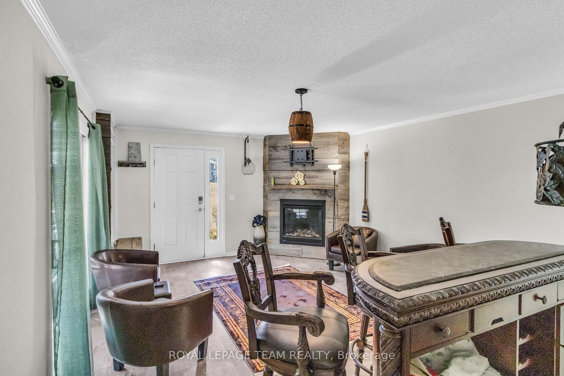 7706 Alfred Street photo 9