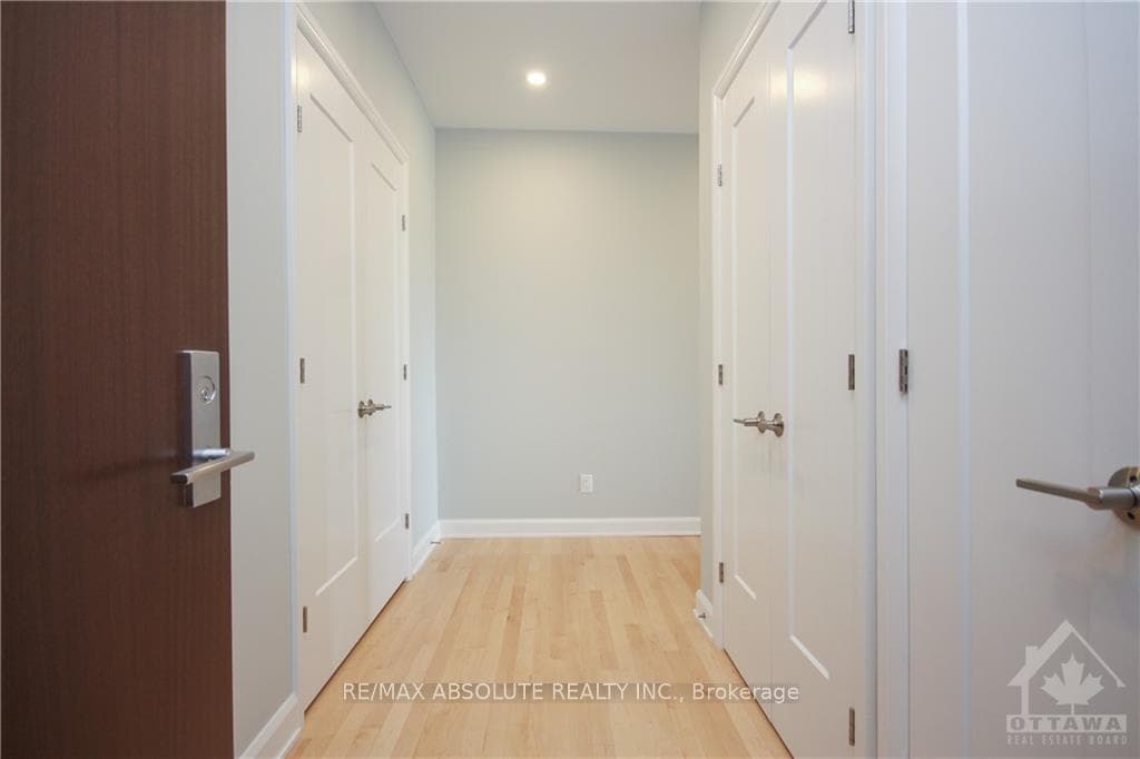 180 BOUNDSTONE Way Unit 203 photo 4