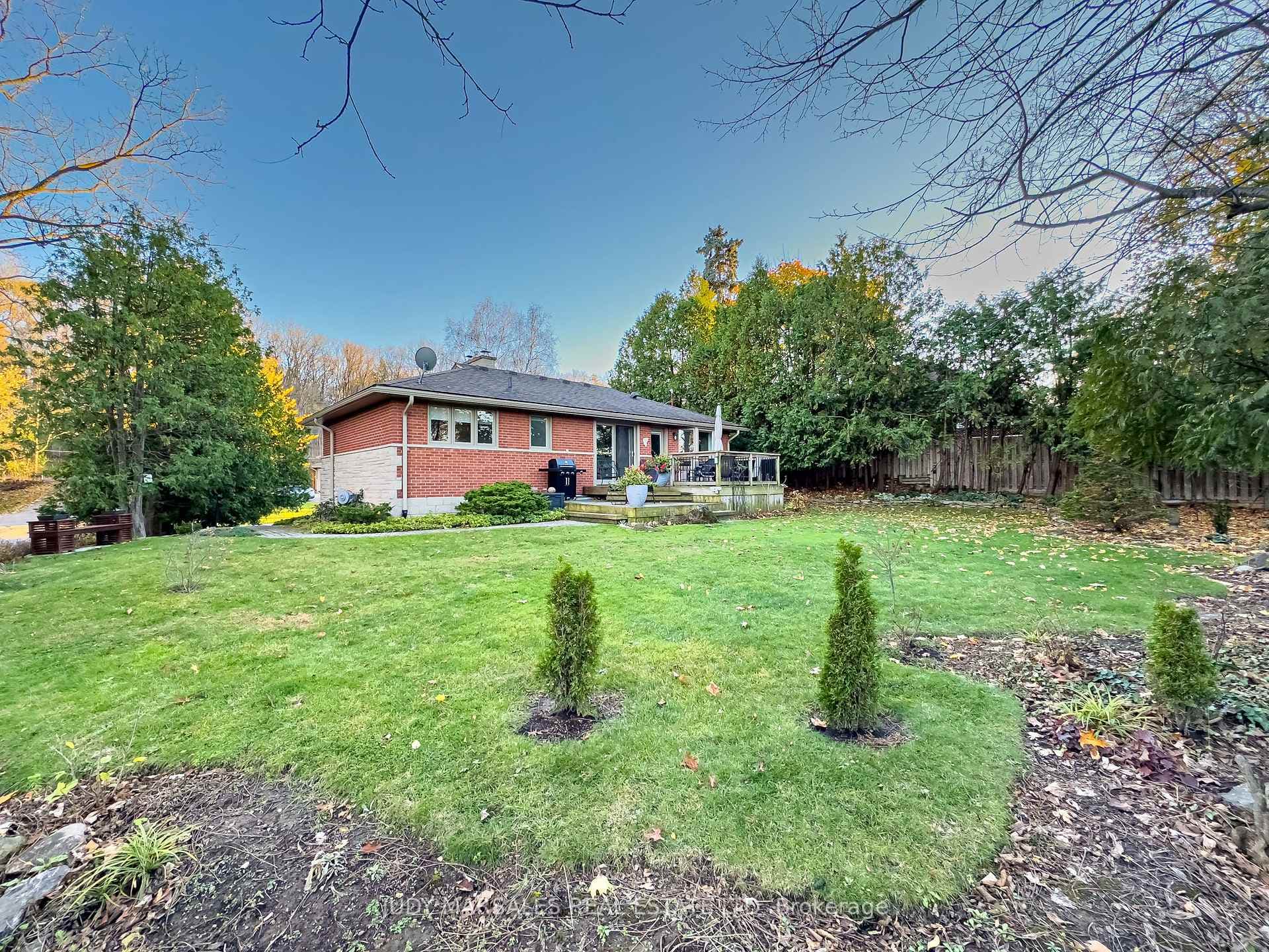 851 Mewburn Road photo 35