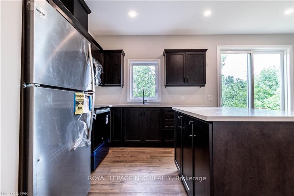 121A Moffatt Street Unit 9 photo 17