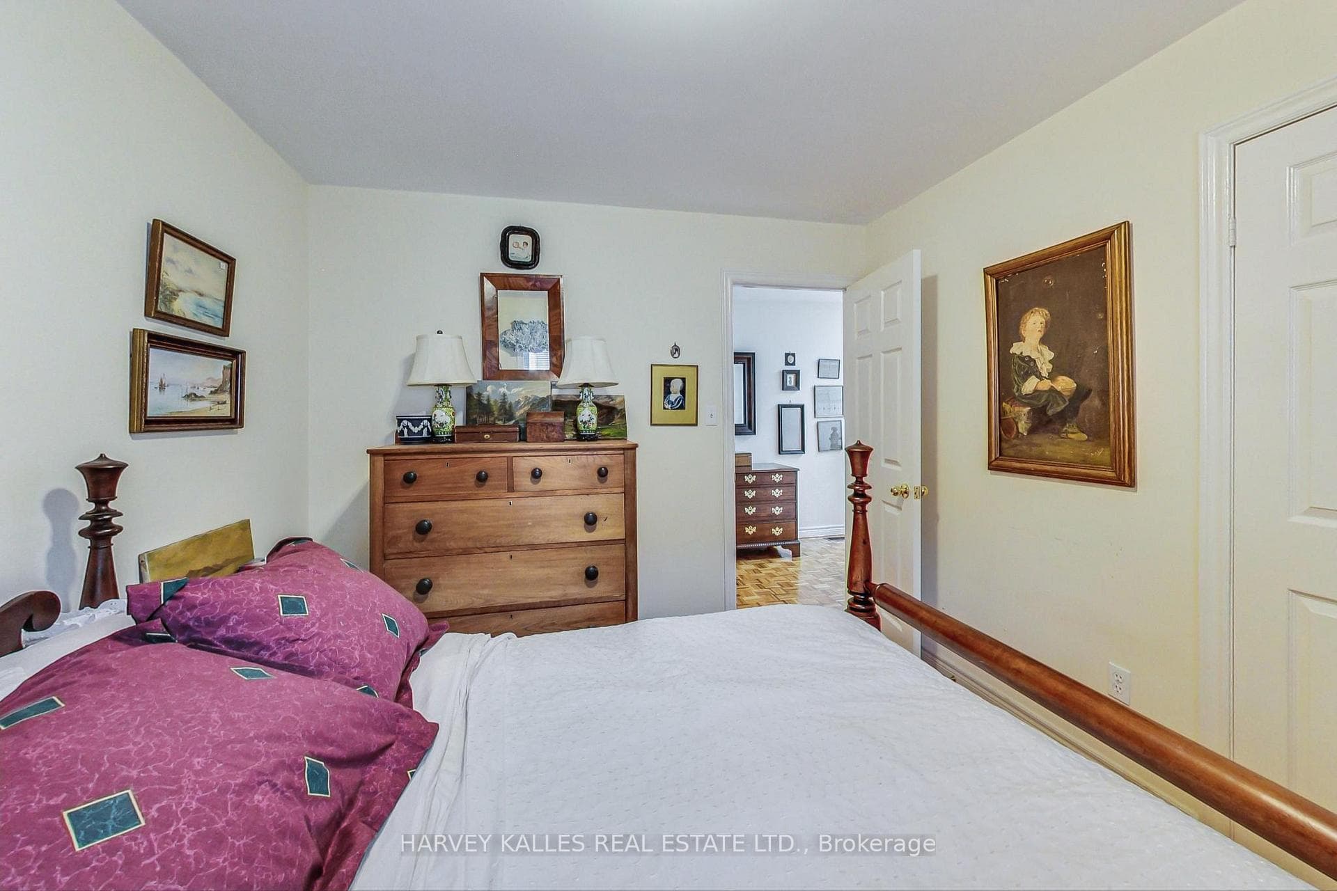 8 Fairholme Avenue photo 19