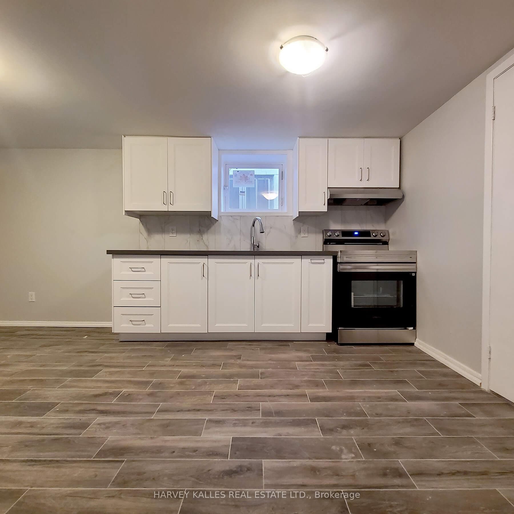 114 Empress Avenue Unit Lower photo 5