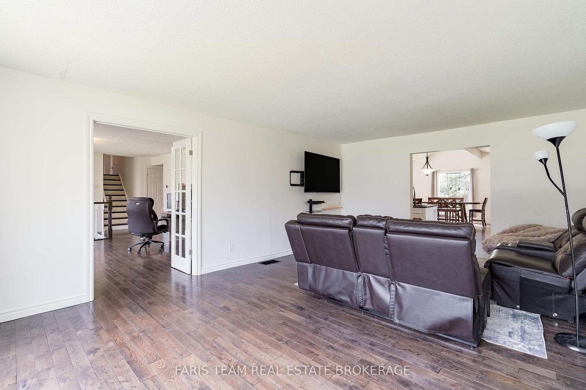 3554 Peter Street photo 14