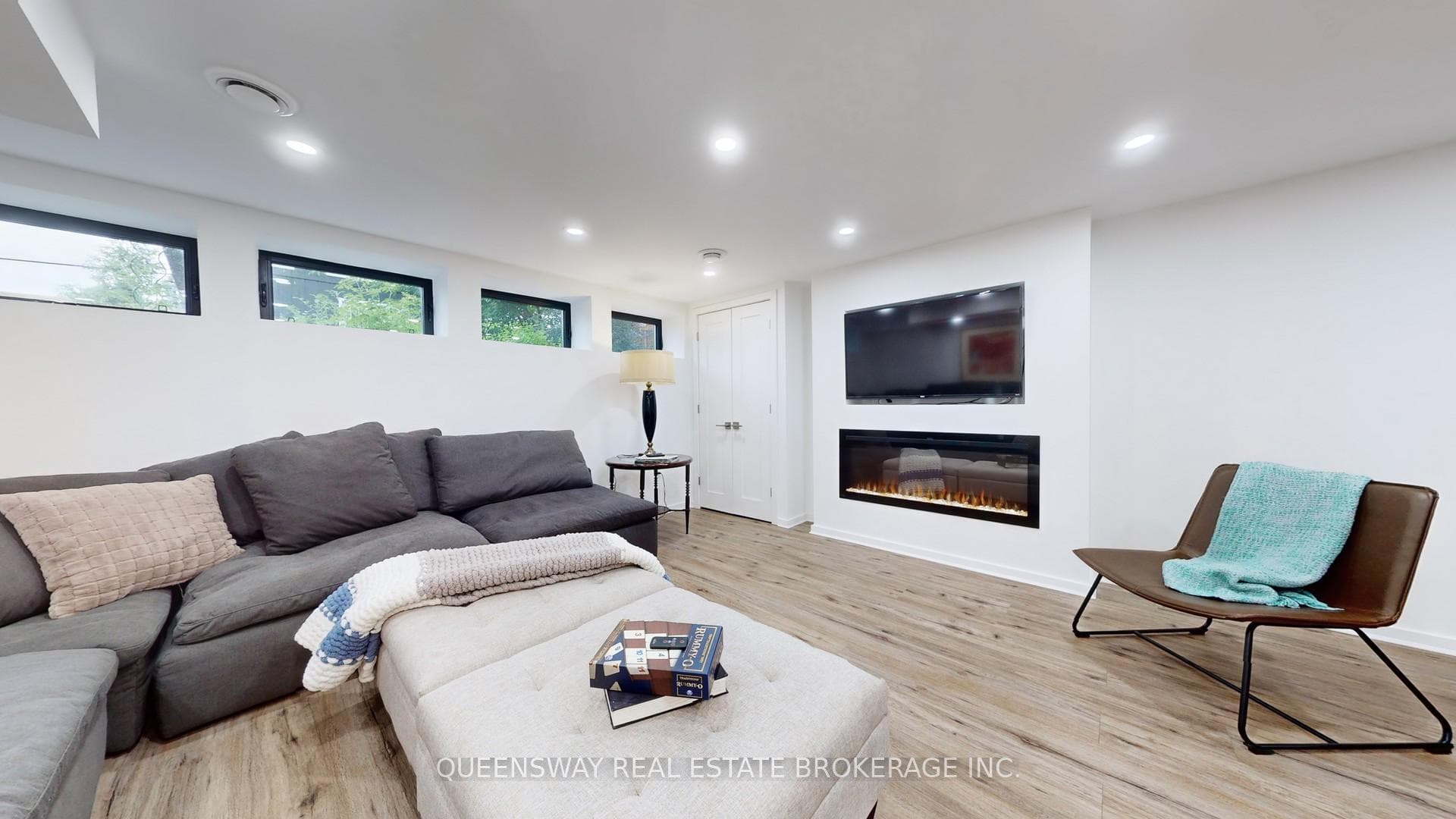 105 lockhart Drive photo 34