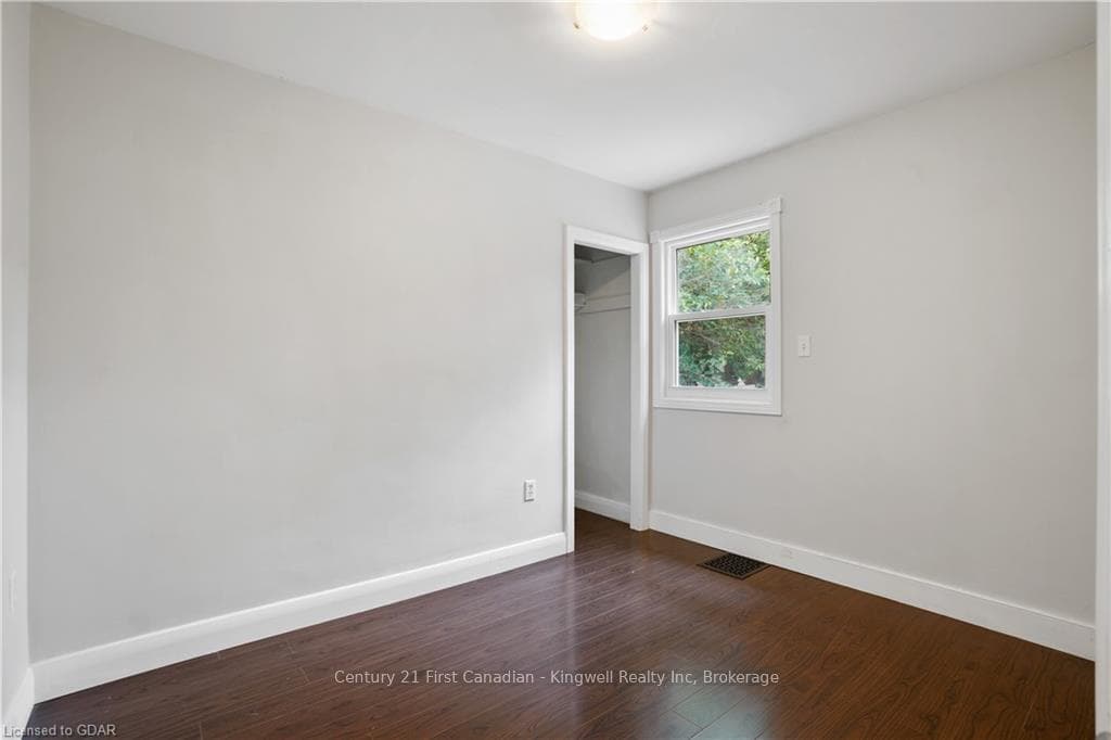 27 LAMBETH Avenue photo 12