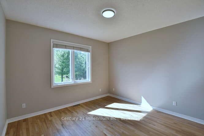 68 Oriole Crescent photo 20