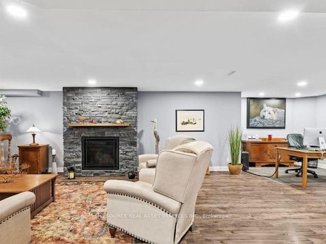 1514 Longwoods Road photo 18