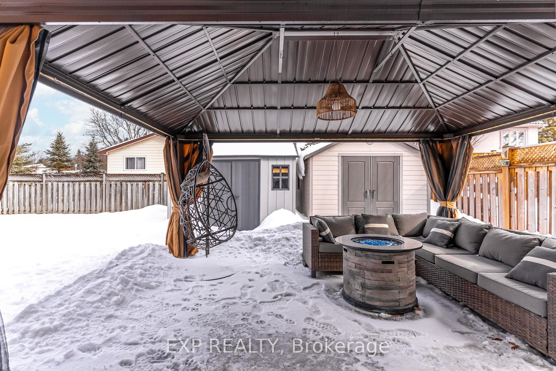 104 Stuart Street photo 32